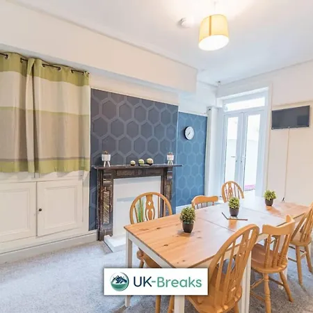 Large, Centrally Located, 5 Bedroom House * Workington