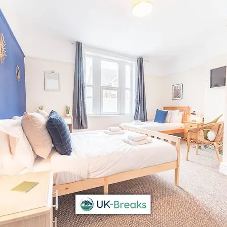 Large, Centrally Located, 5 Bedroom House * Workington