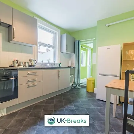 Large, Centrally Located, 5 Bedroom House Workington